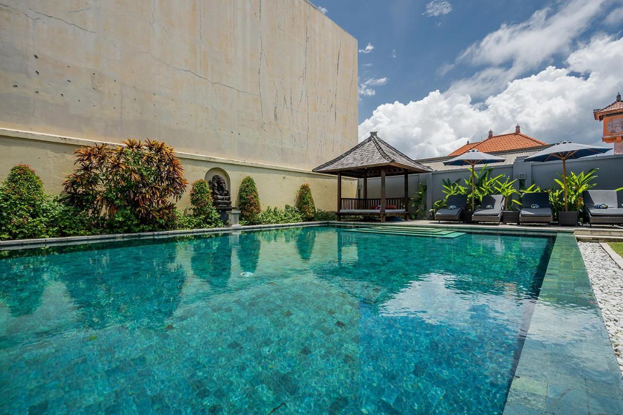 Bali Lotus Villa *