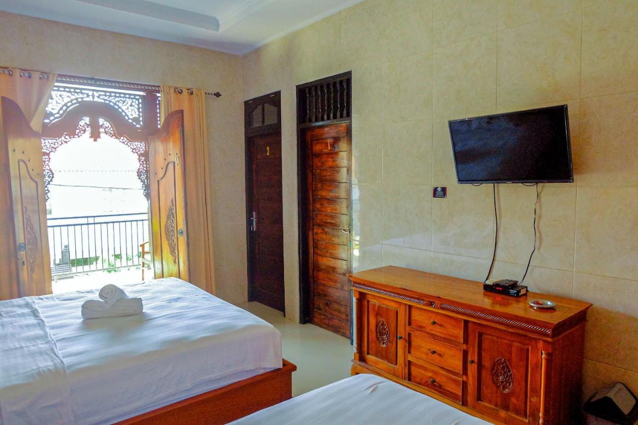 Adi Guest house