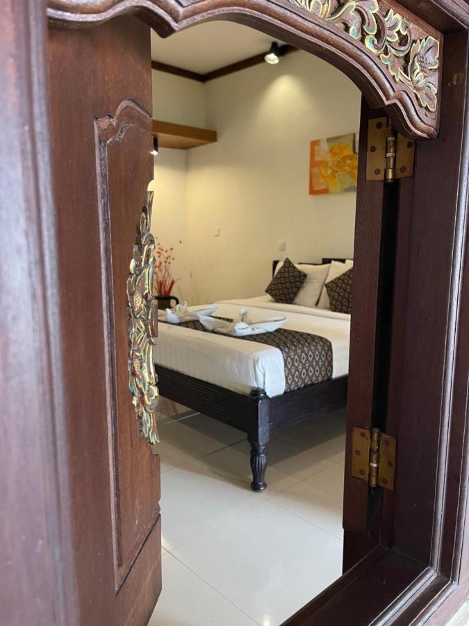 Bali Ayu & 3*