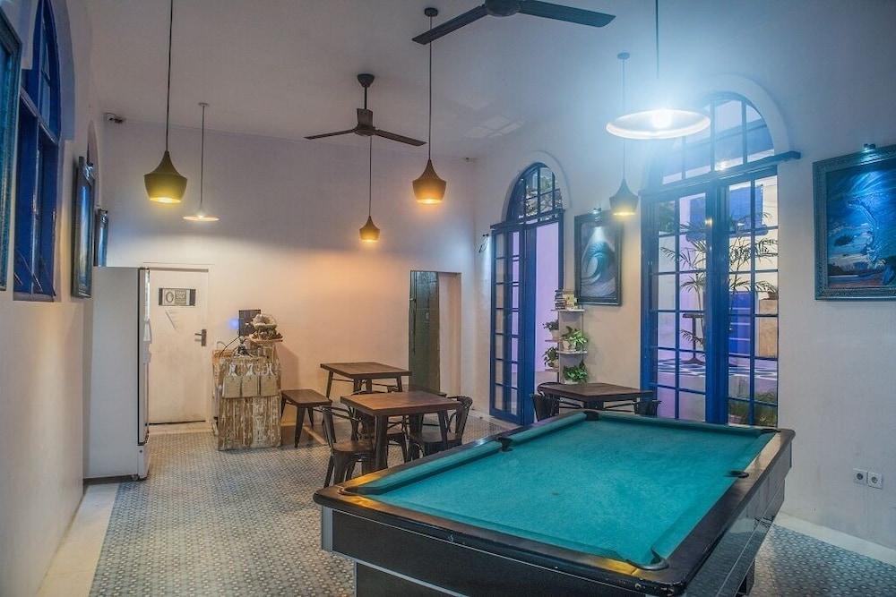 Bombora Surf Camp Guest house *