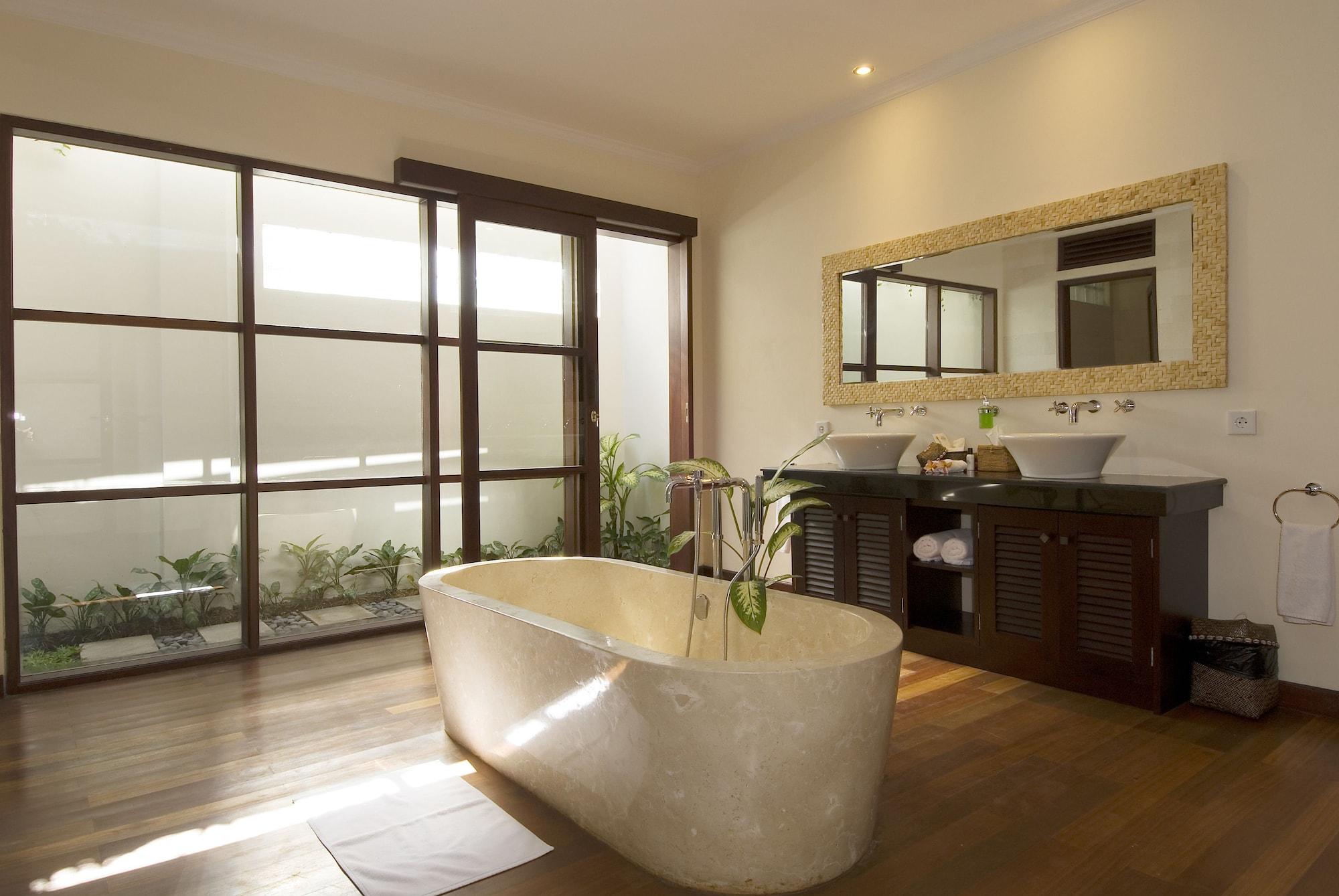 Ellora Hotel 4*
