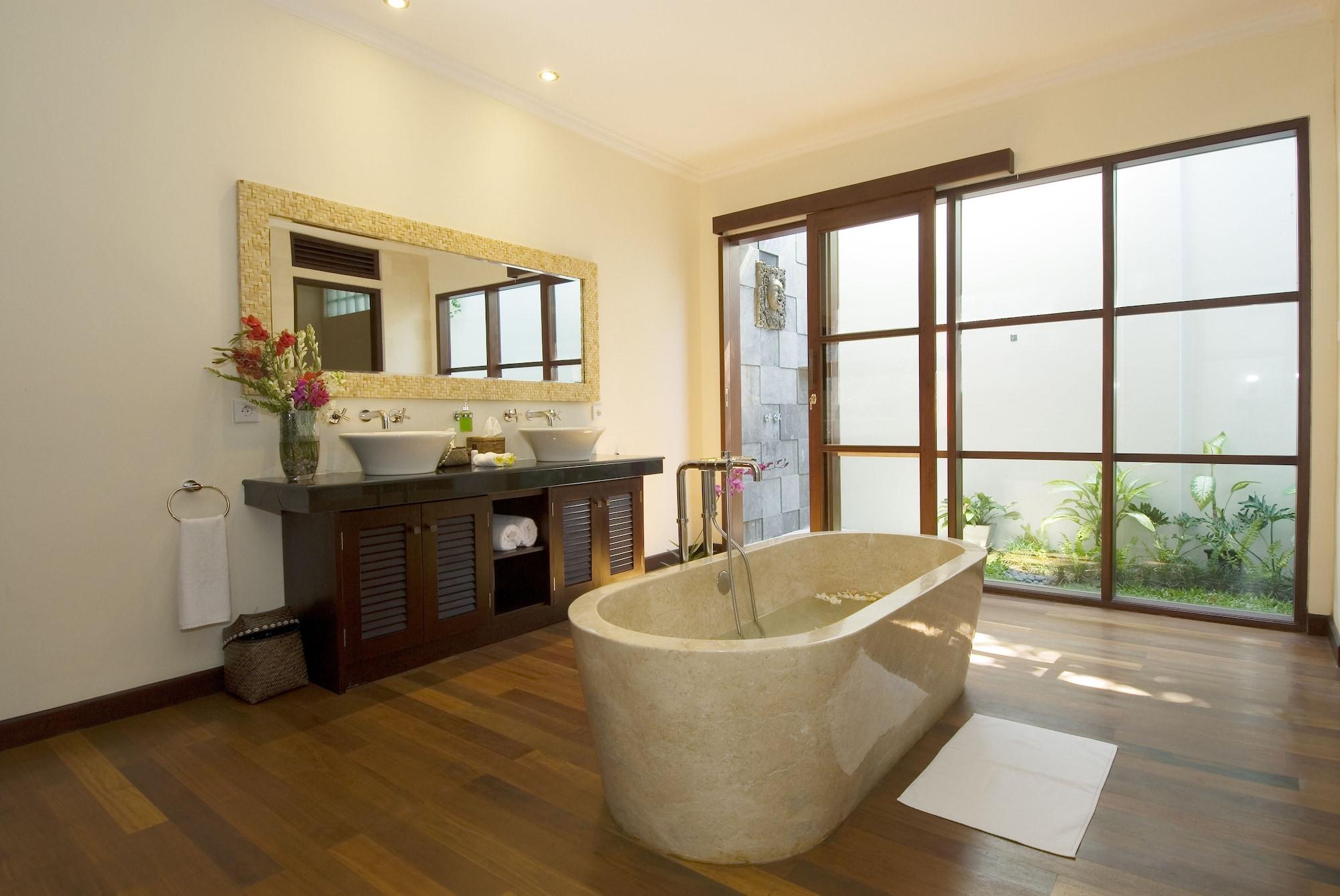 Hotel Ellora 4*