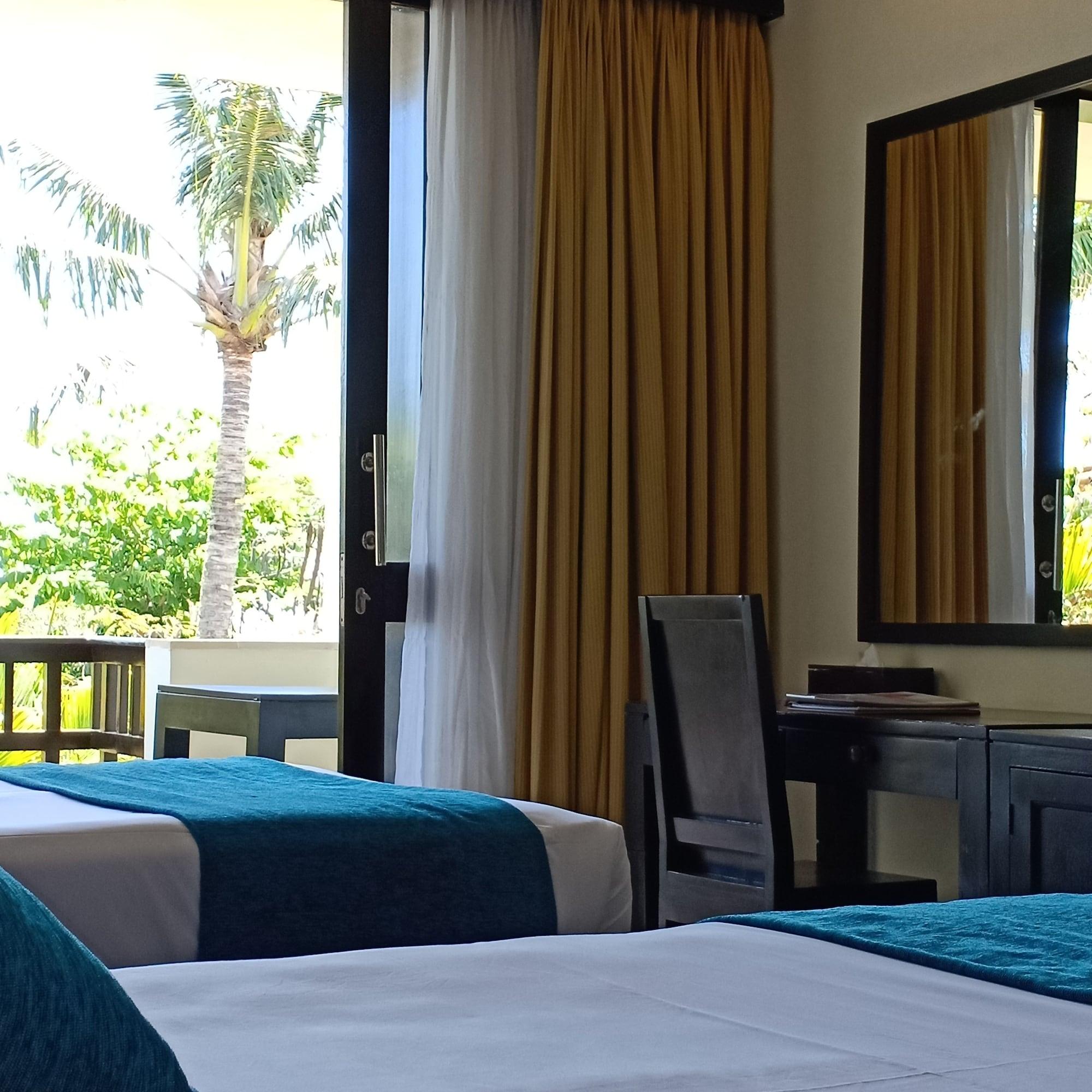 Resort Blue Point Bay & 4*