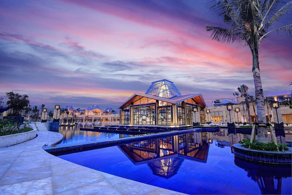 The Mulia 5*