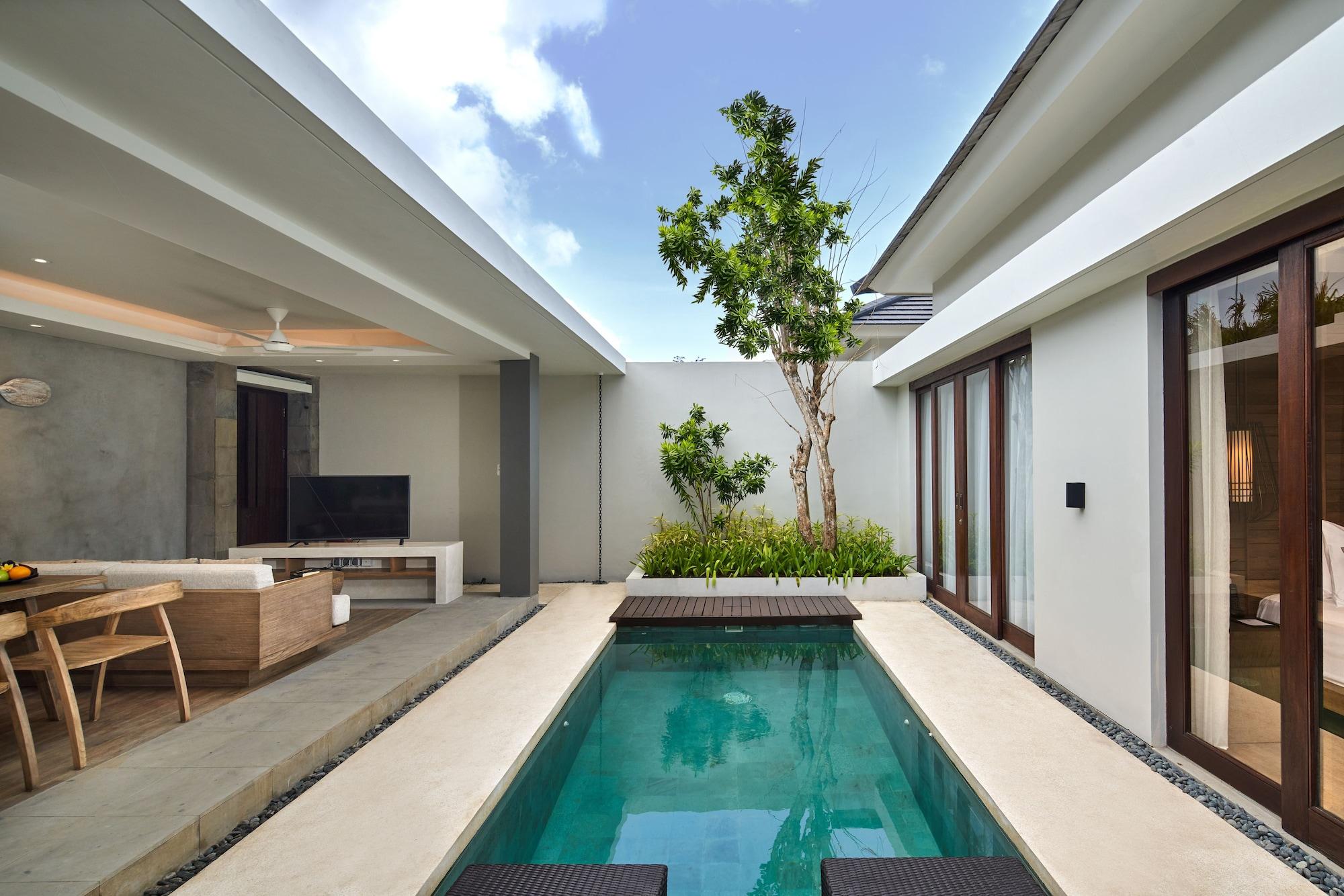 Cross Bali Breakers Hotel 5*