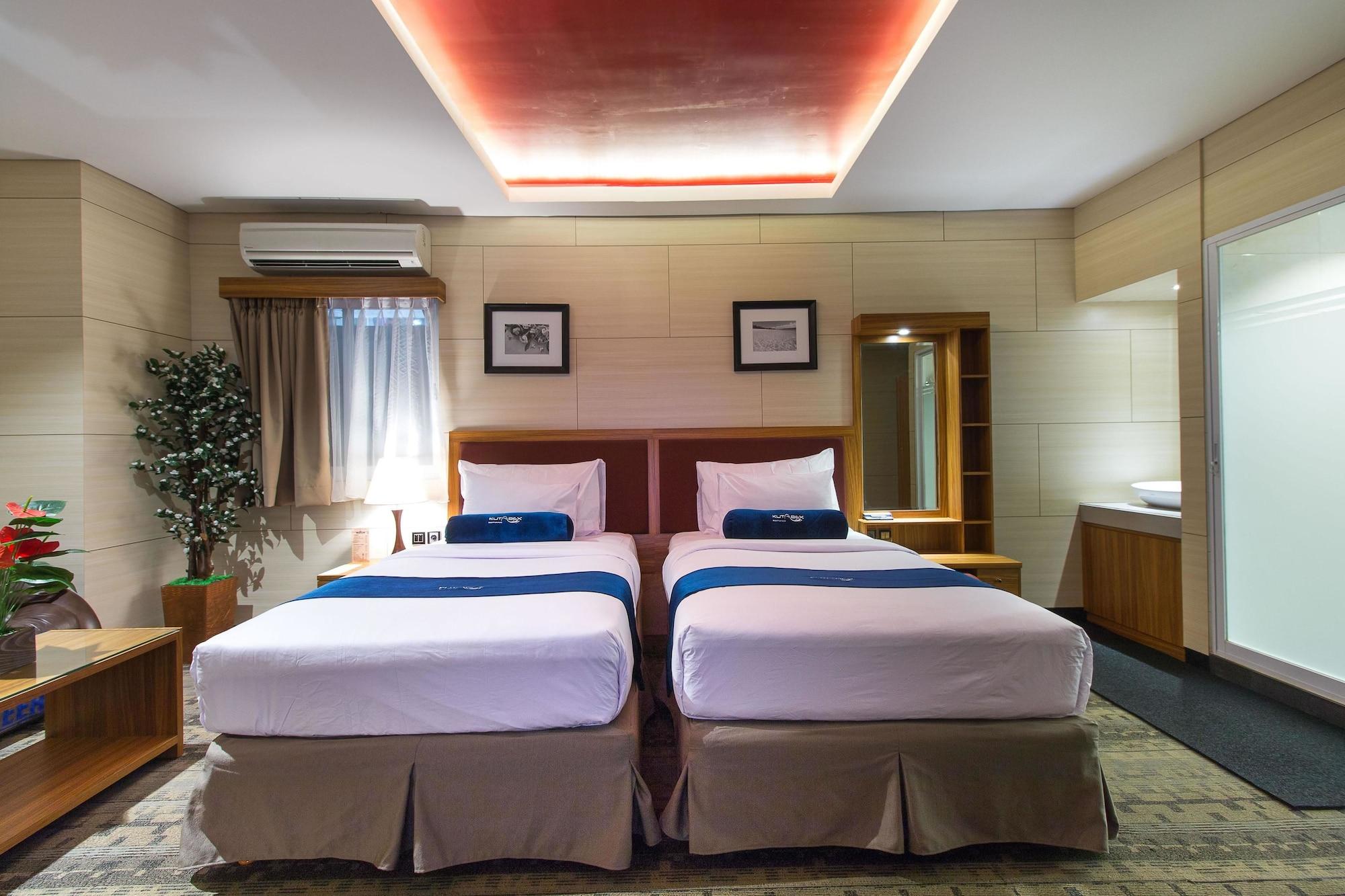 Kutabex Beachfront Hotel Hotel 3*