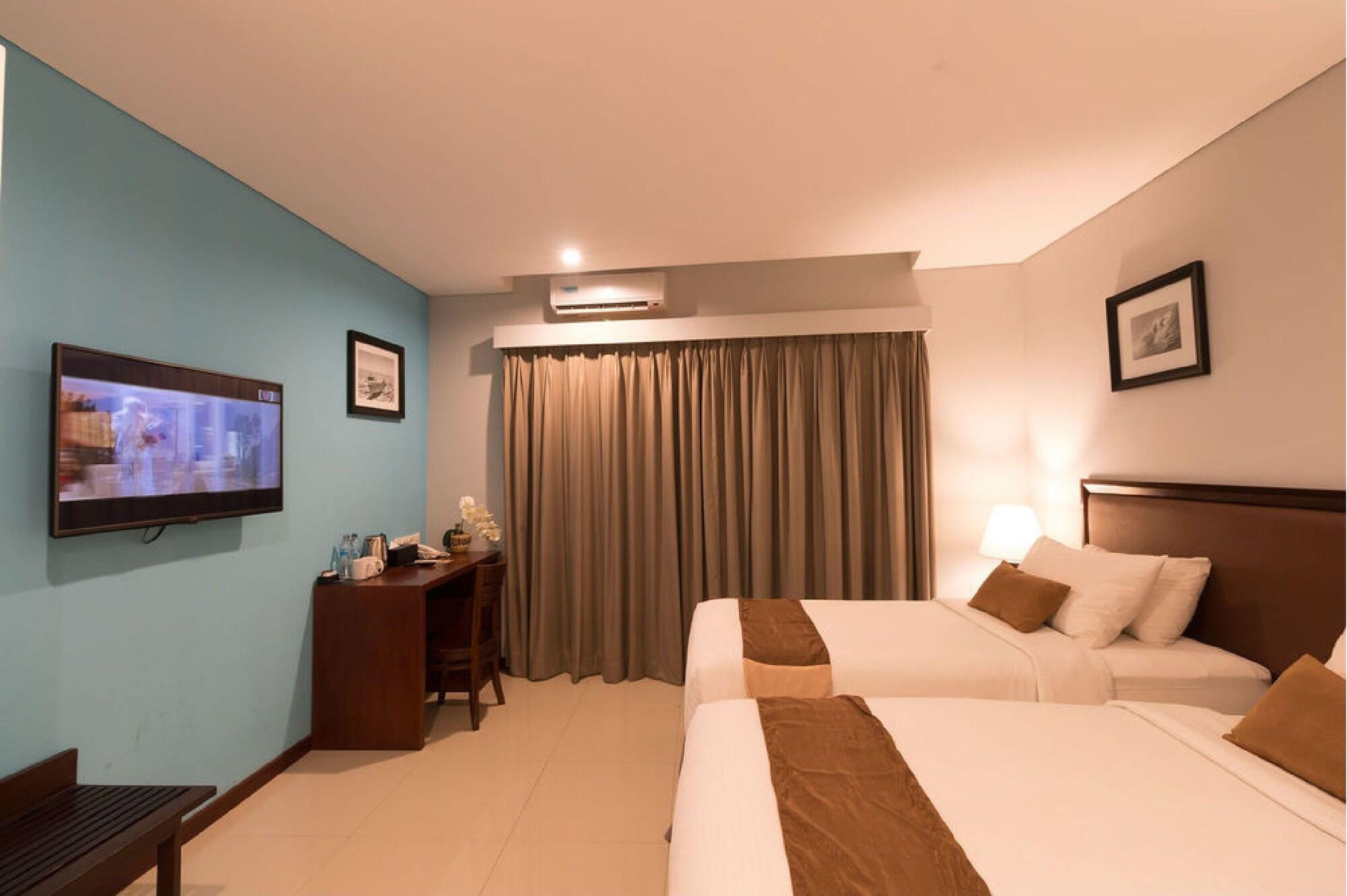 Kutabex Beachfront Hotel