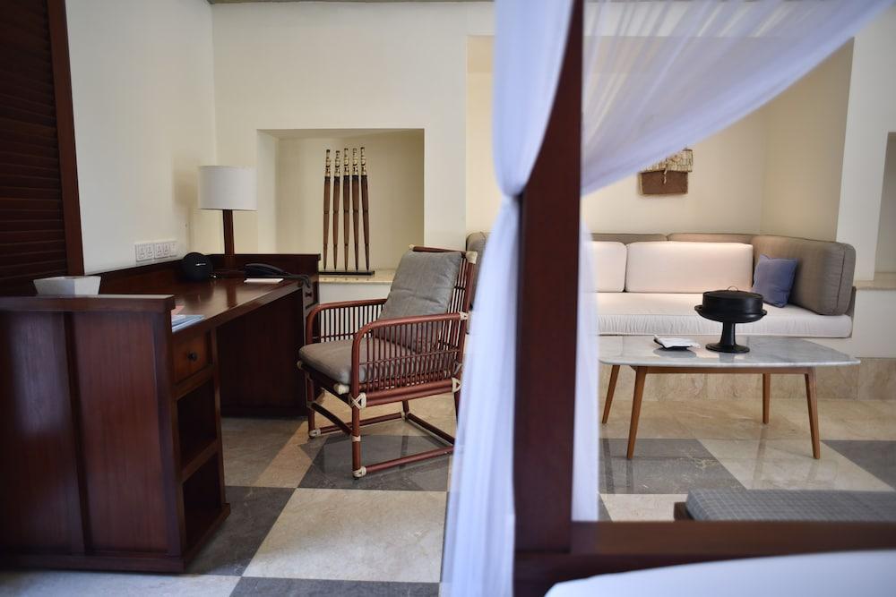 Revīvō Wellness Nusa Dua Bali Resor 5*