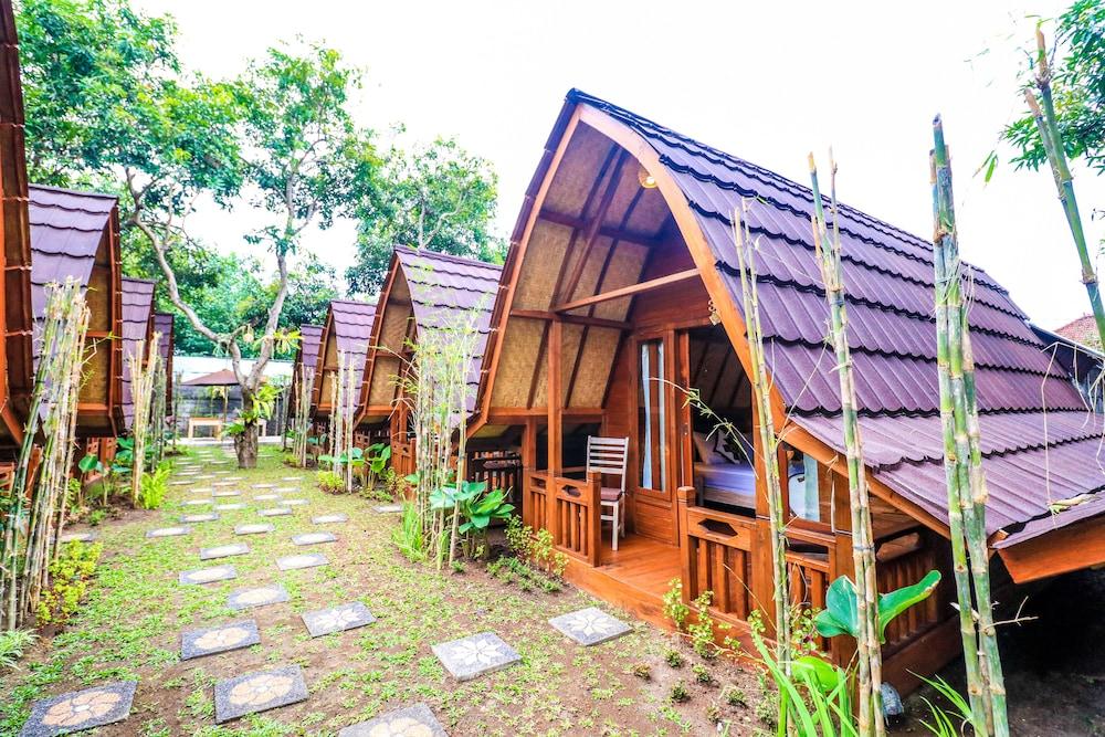 Kubu Kak Dudung Jimbaran (Bali)