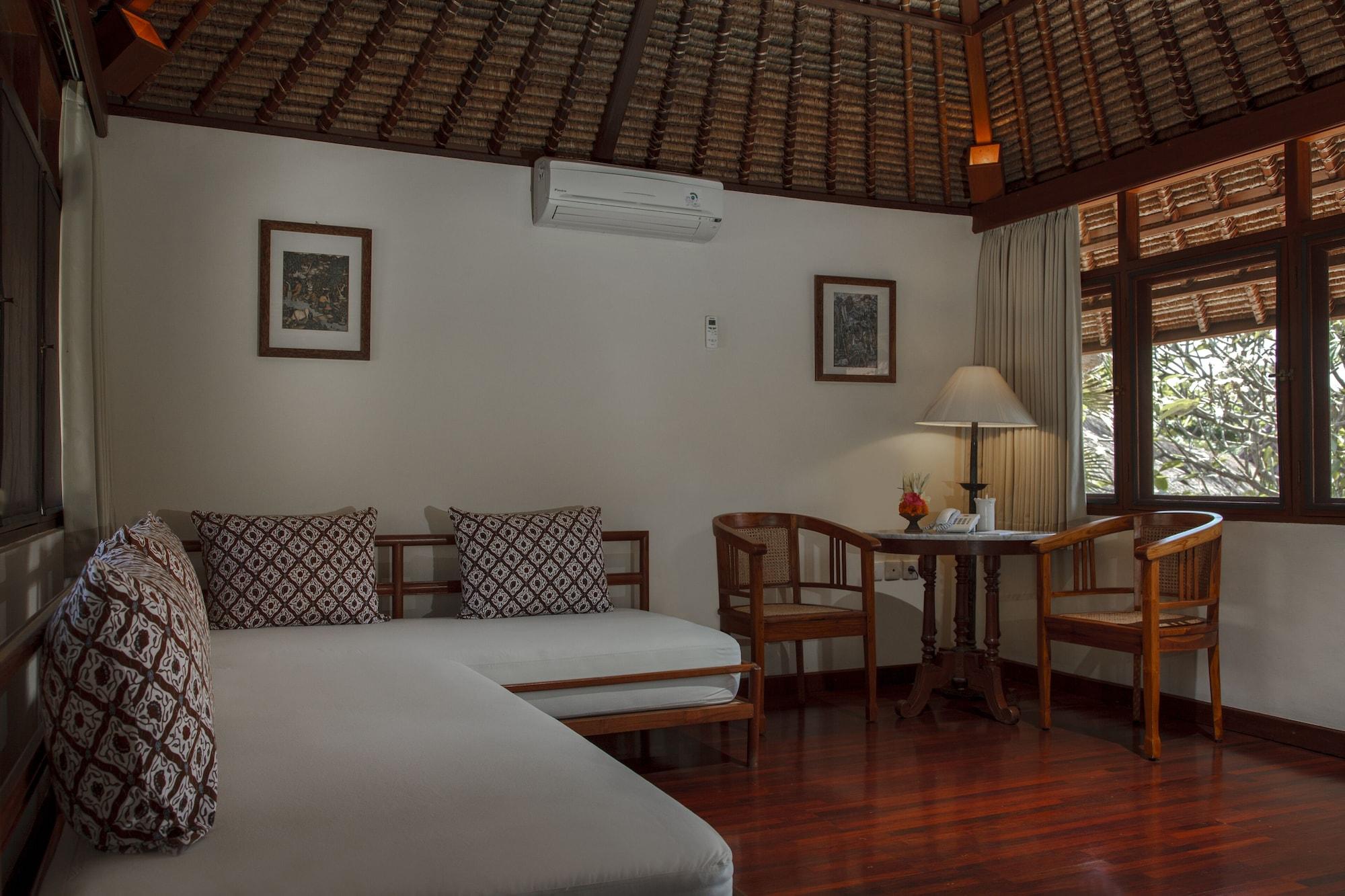 Resort Tandjung Sari 4*