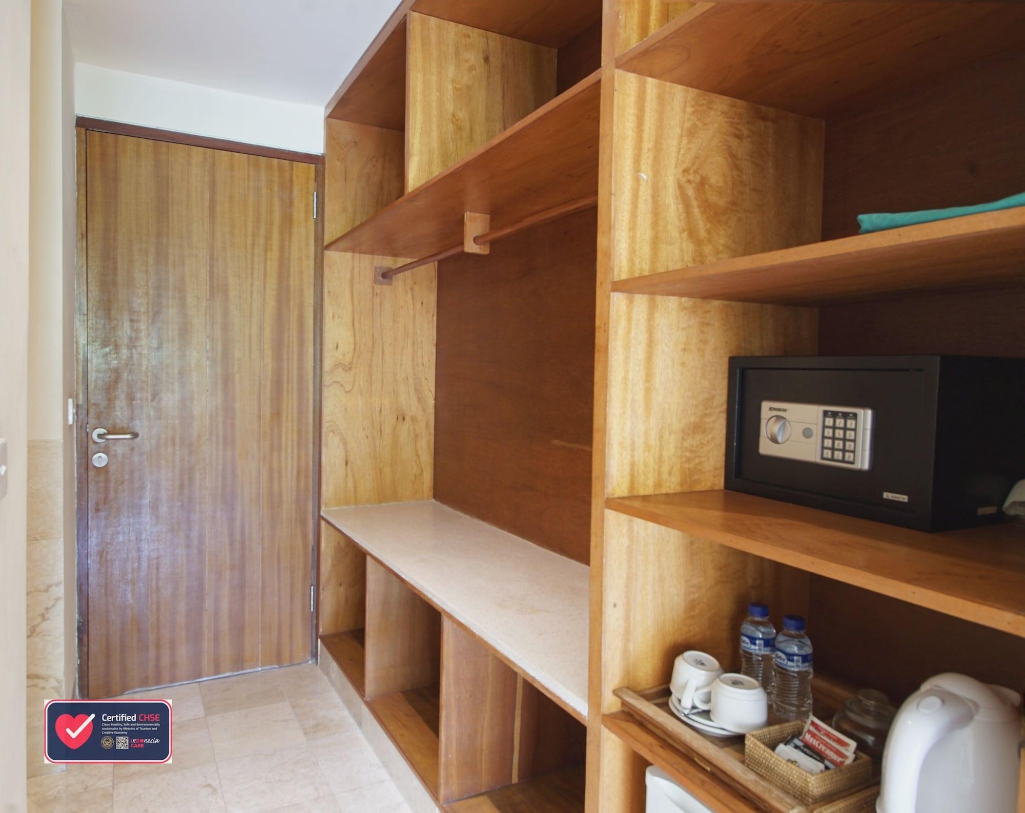 Sapodilla Hotel