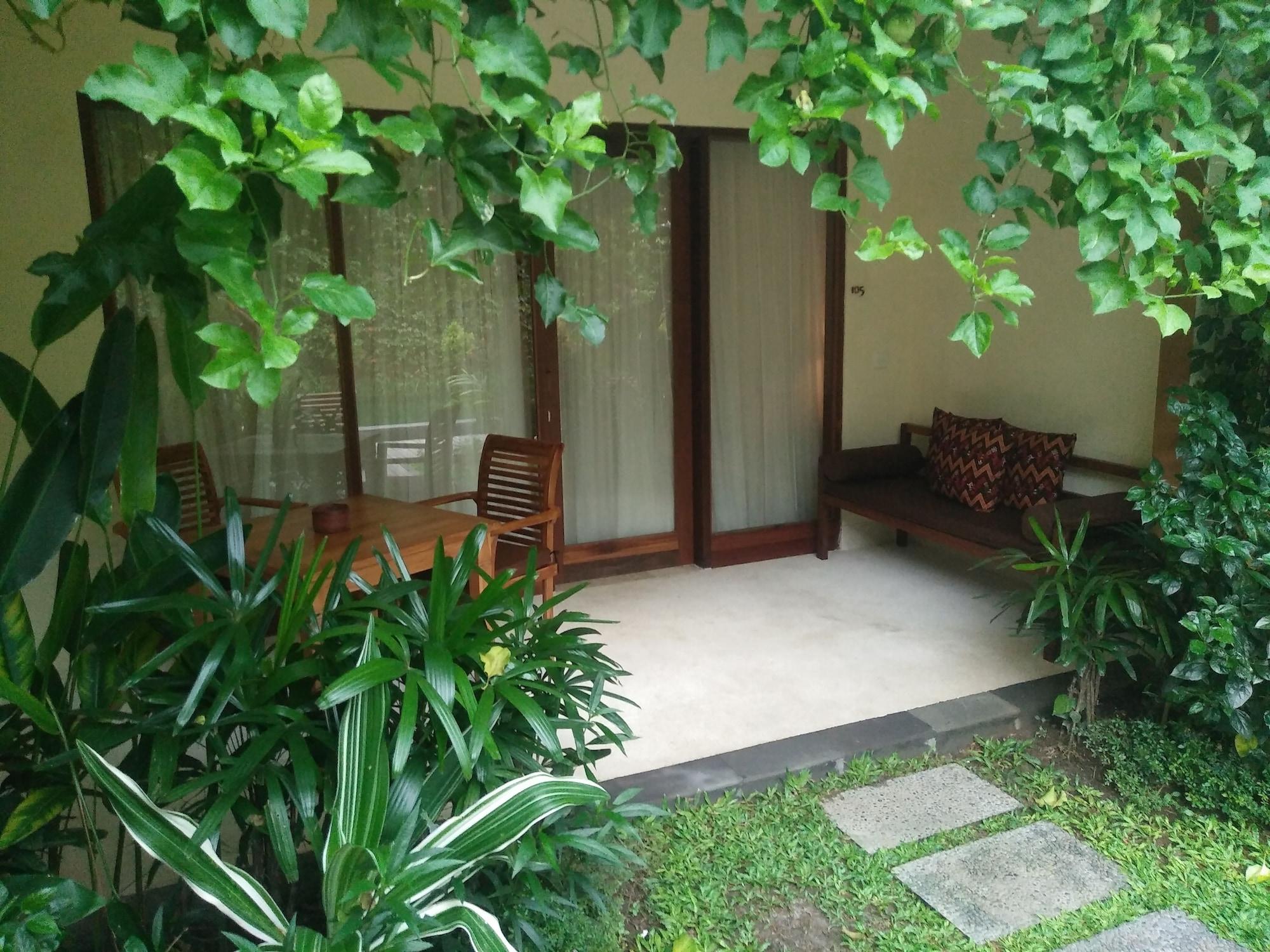 Sapodilla Hotel