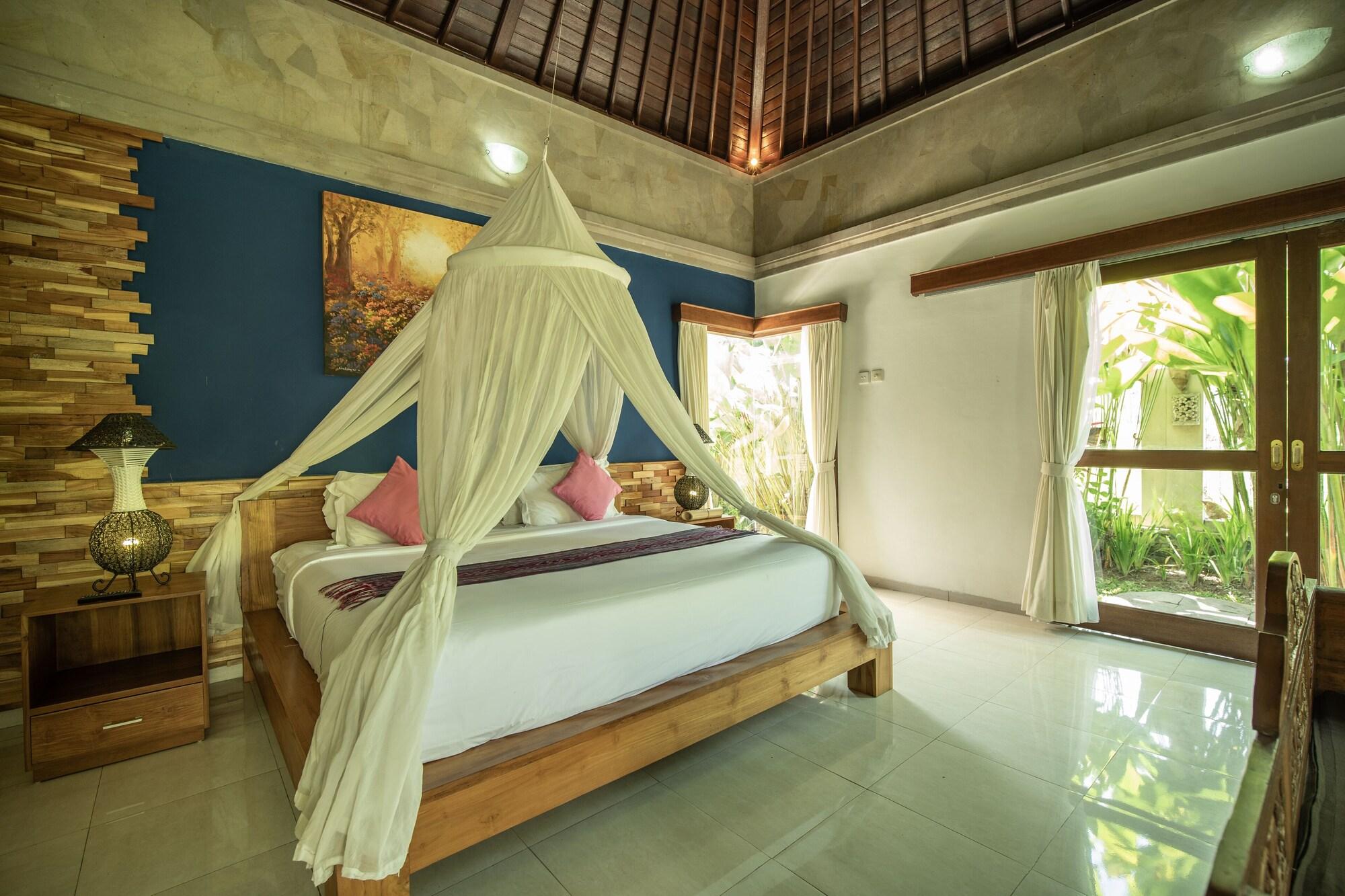 Lestari Villa *