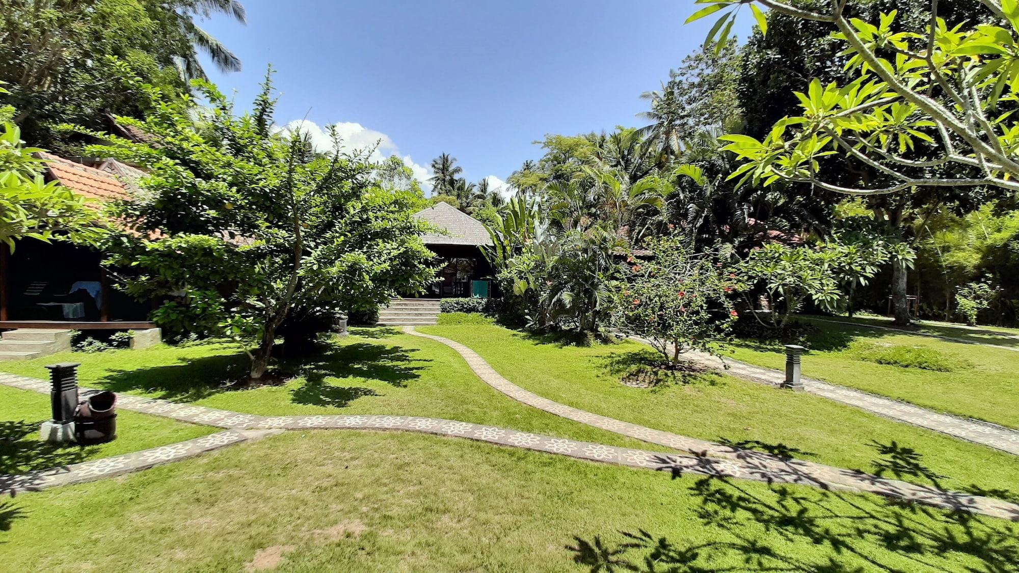 Sea Breeze Resor 4*