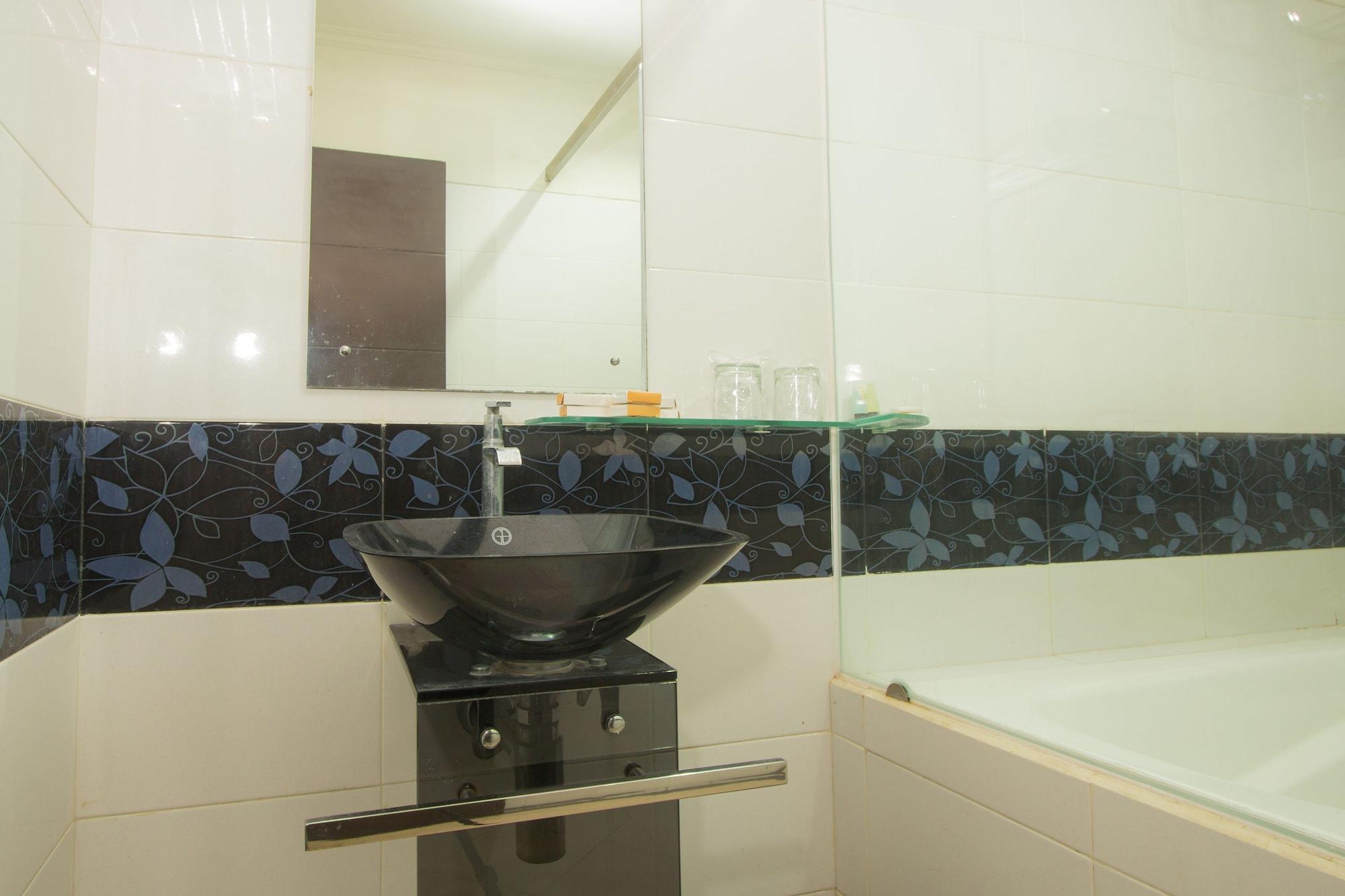 Maxi Kedonganan Hotel 2*