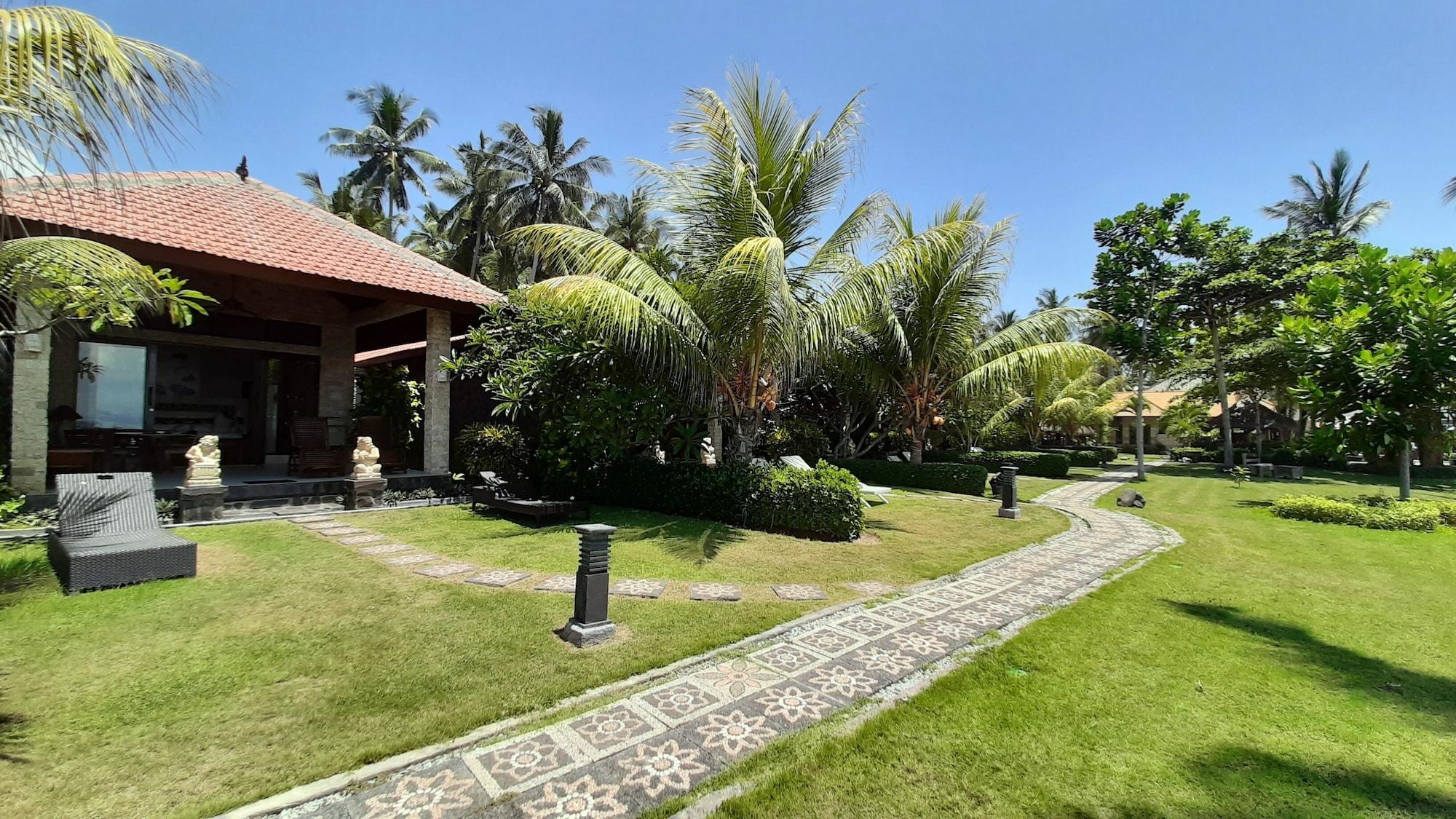 Sea Breeze Resor 4*