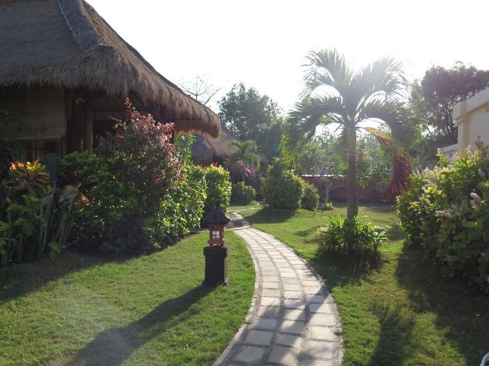Taman liburan Sunia Loka Bungalows&dive Center