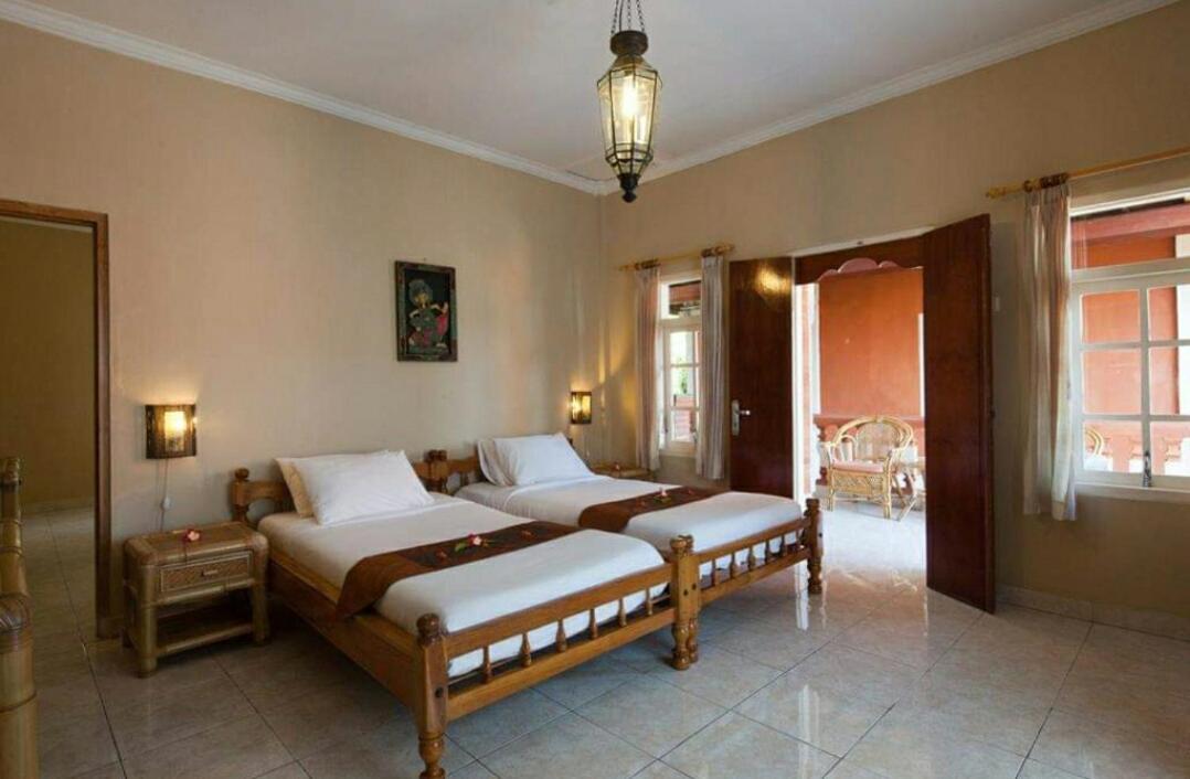 Chonos 3* Lovina (Bali)