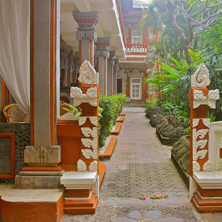 Chonos Lovina (Bali)