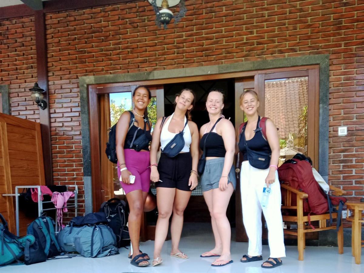 Jana's Sidemen (Bali)