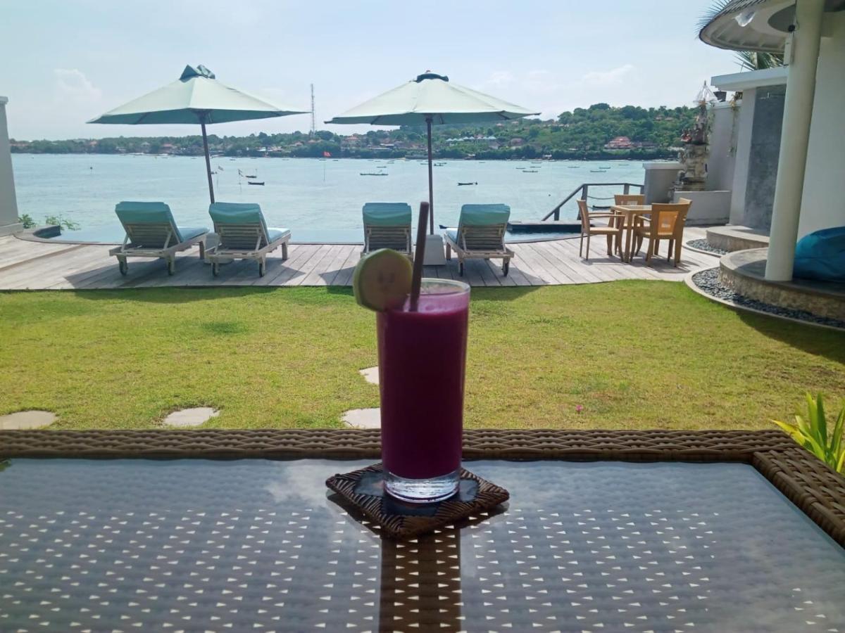Ceningan Beachside Villa