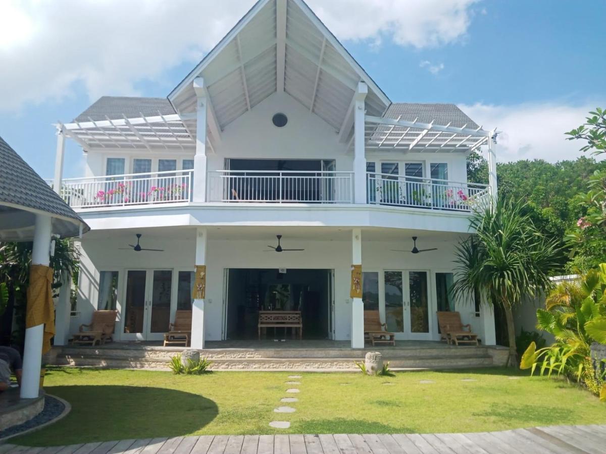 Villa Ceningan Beachside