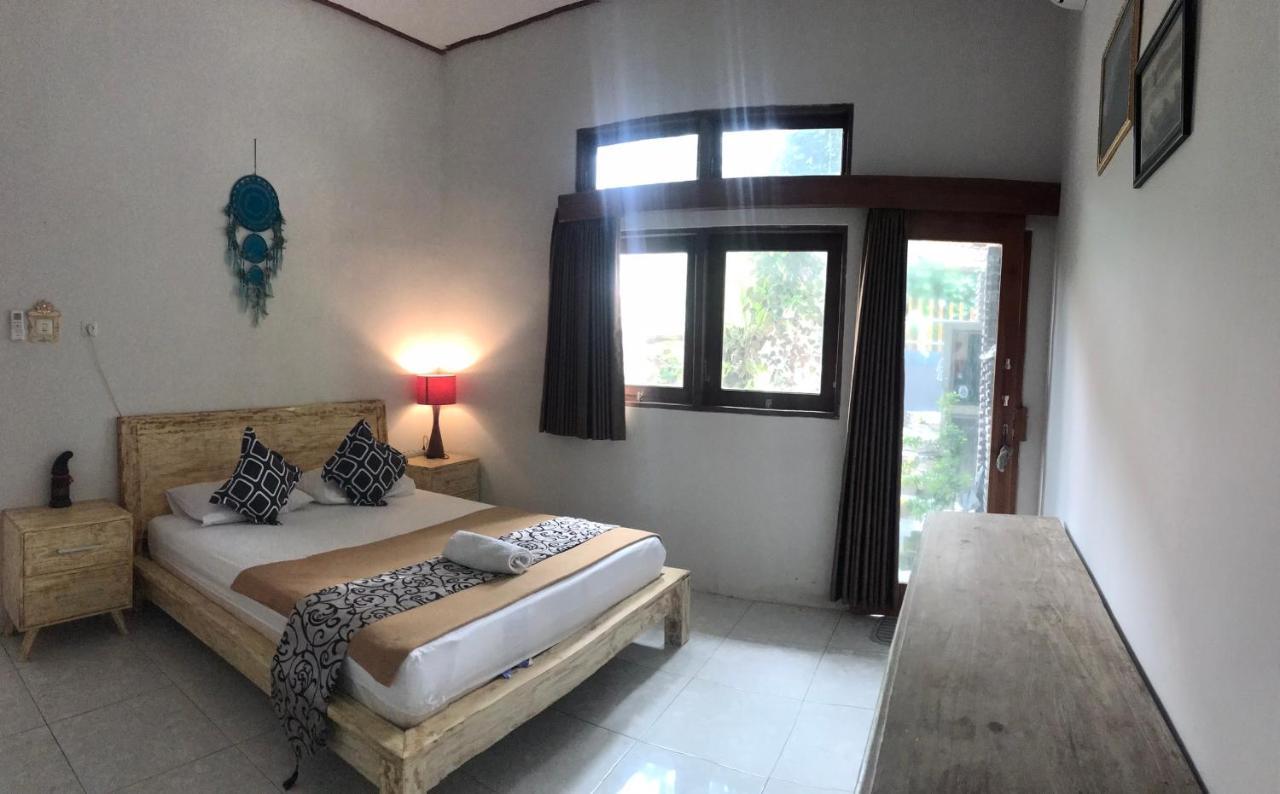 Medewi Secret Surfcamp