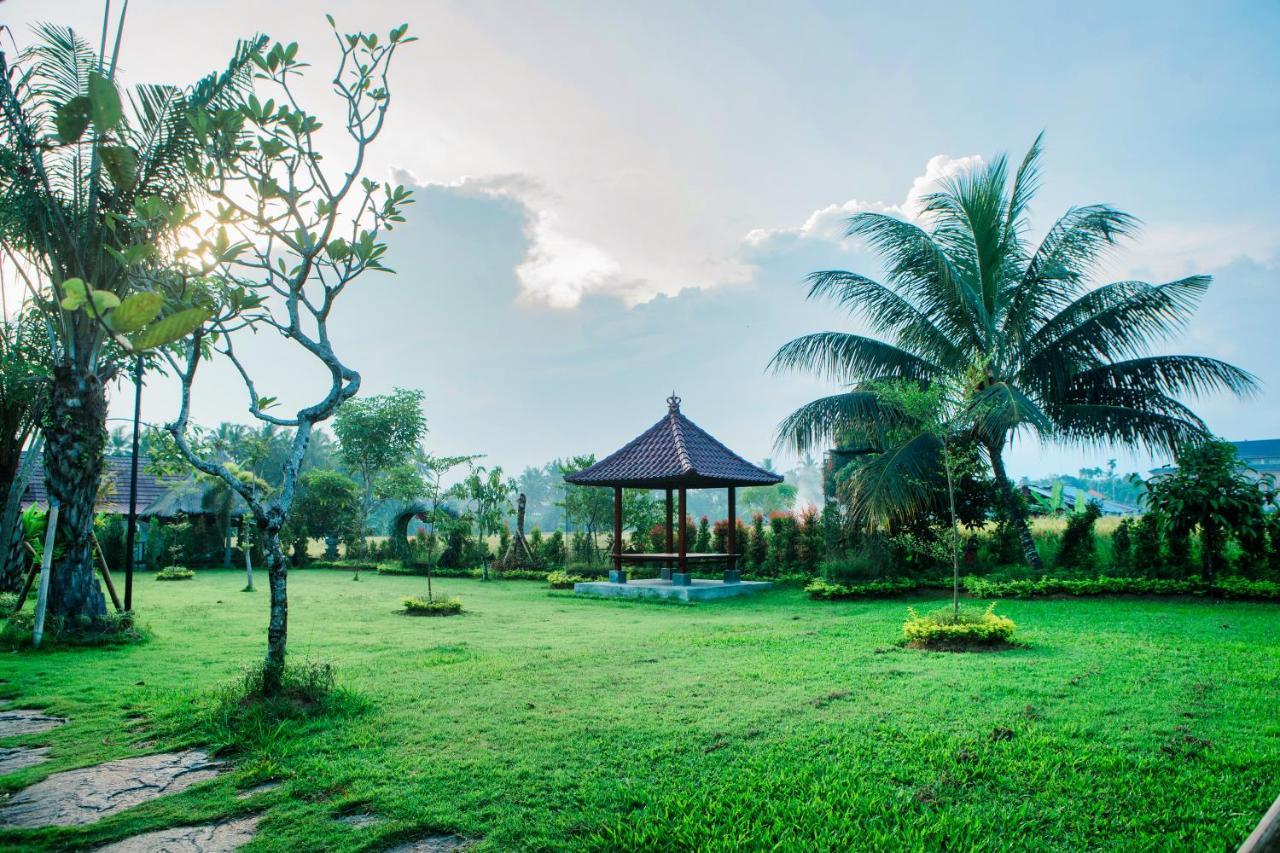 Adil & Holiday park Ubud (Bali)
