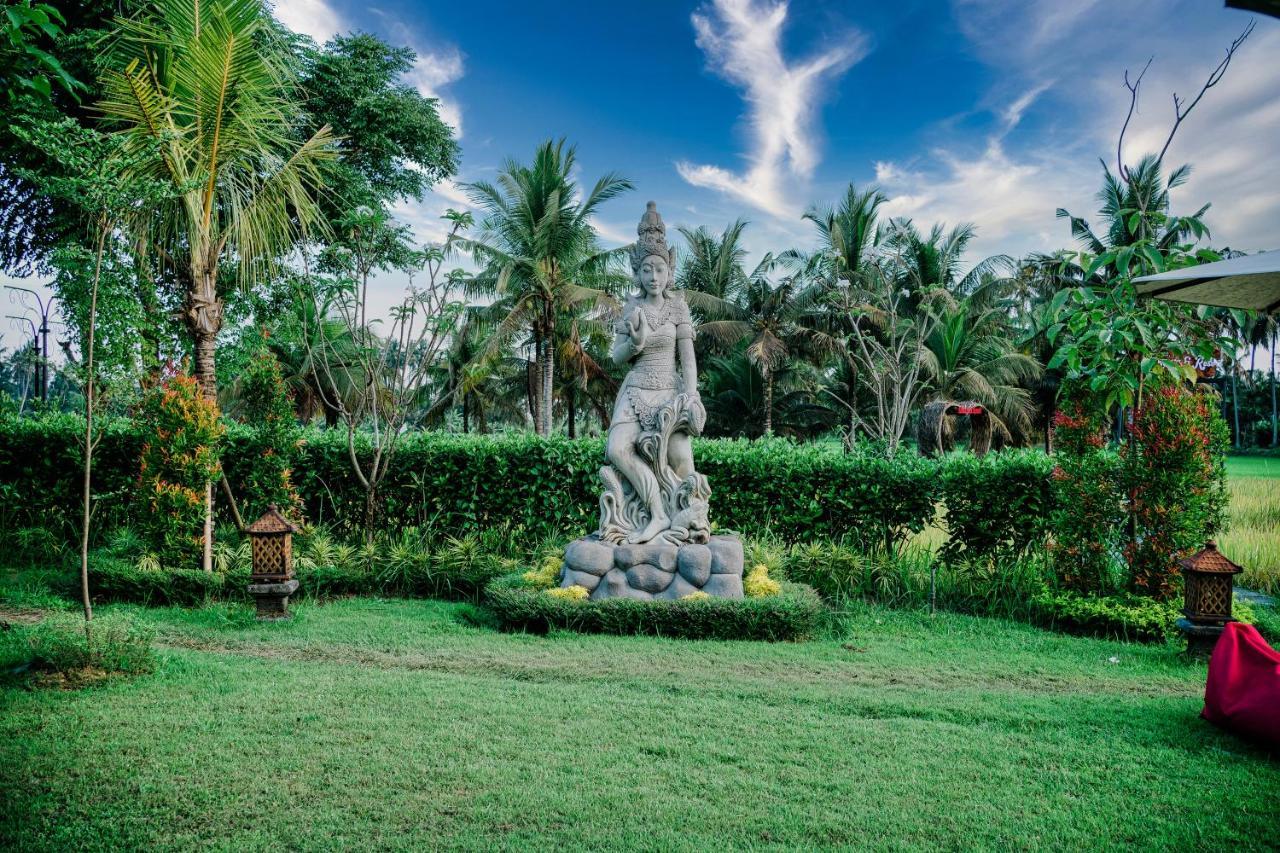 Adil & Holiday park Ubud (Bali)