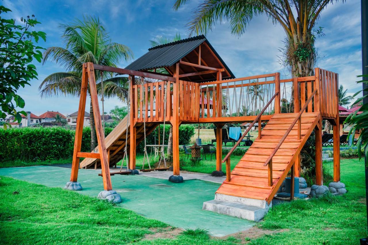 Adil & Holiday park 4*