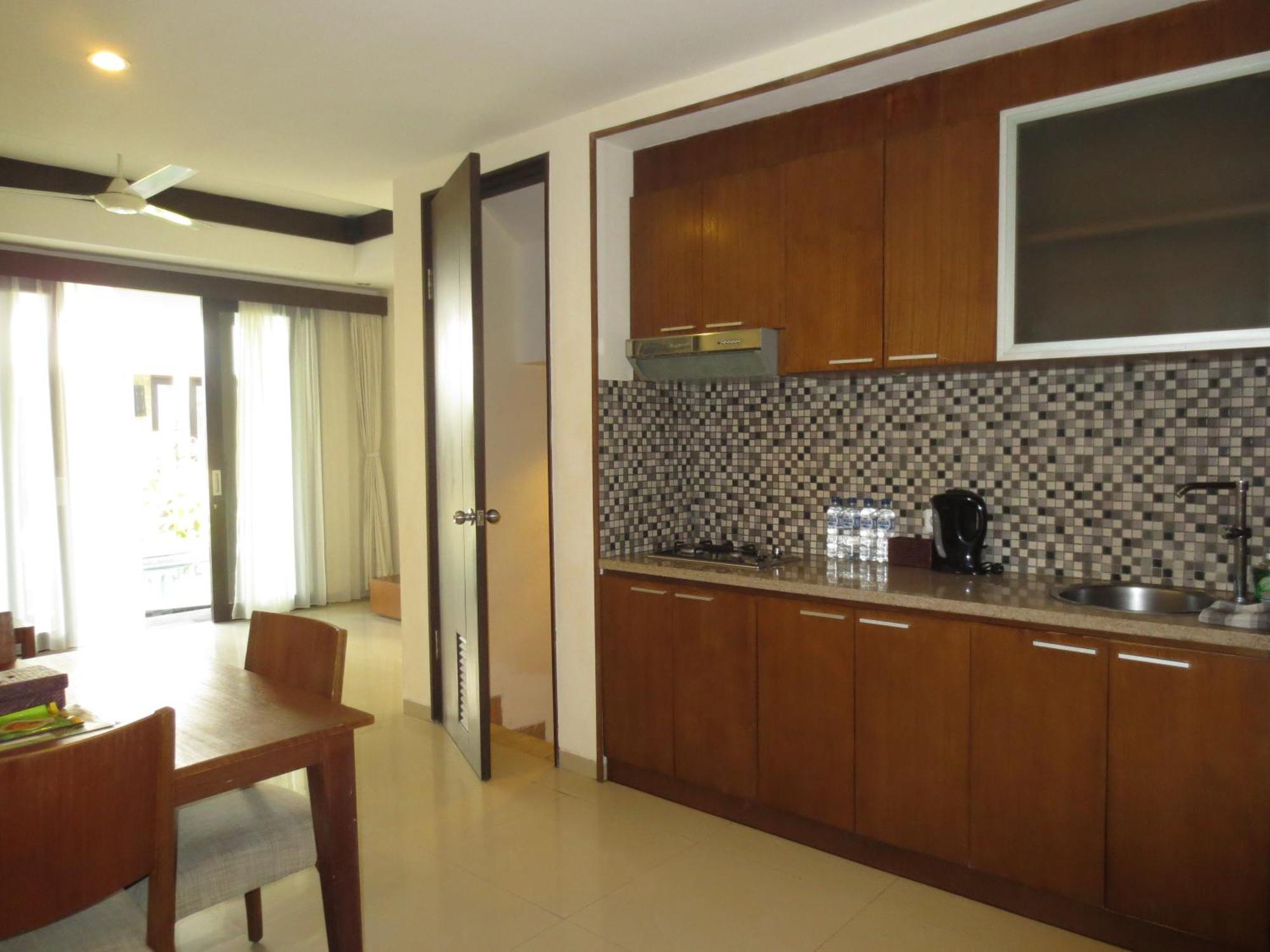 Townhouse Aparthotel 3*