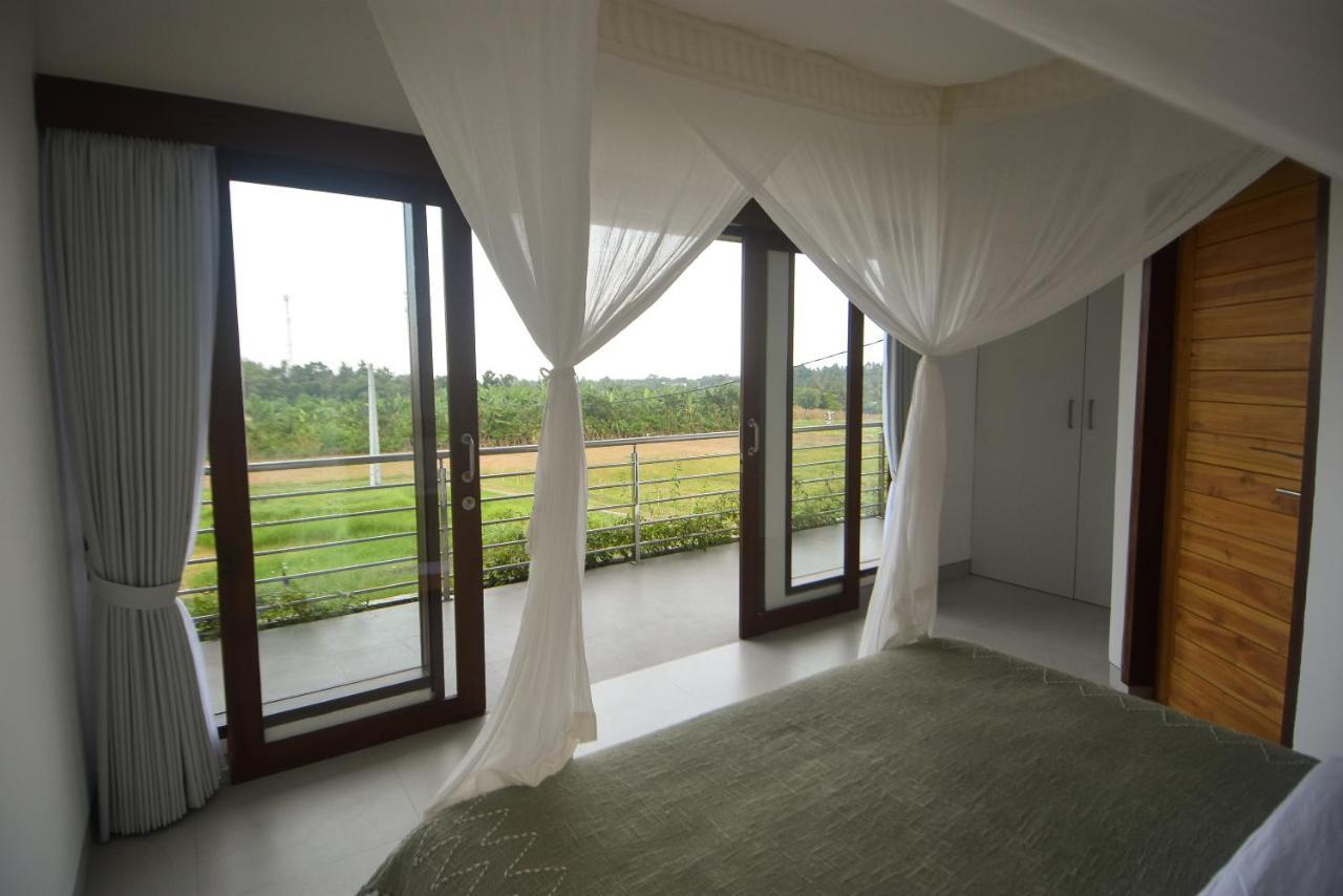 Three Palms Surf & Medewi Bed & Breakfast *
