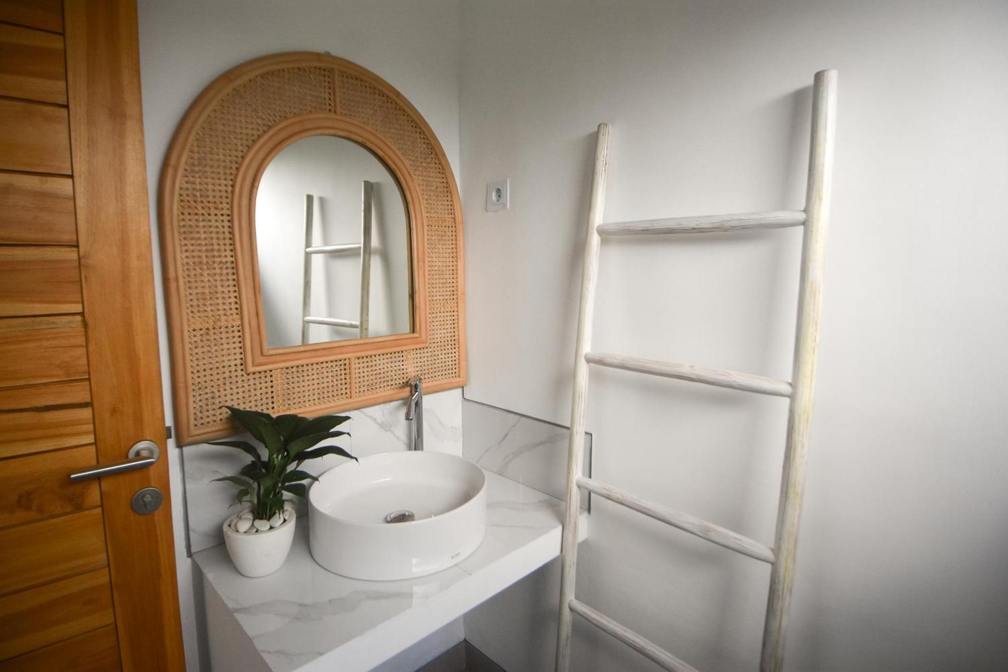 Bed & Breakfast Three Palms Surf & Medewi