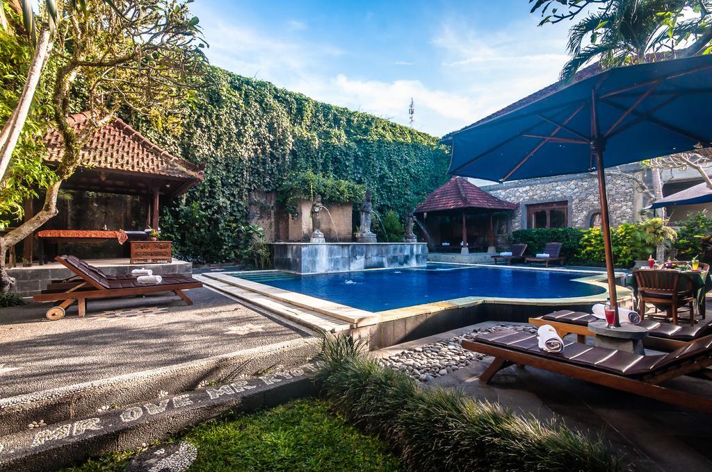 Resort Sahadewa & 4*