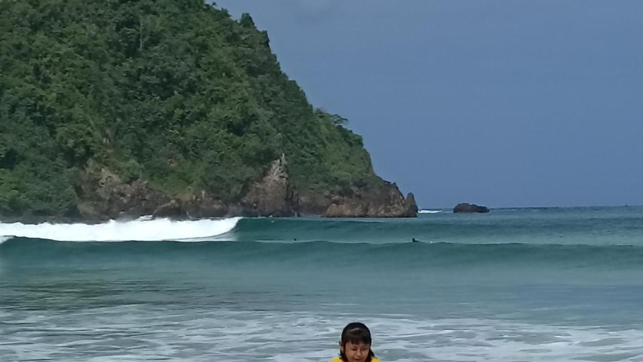 Homestay Ayolah Surf House &surf Camp *