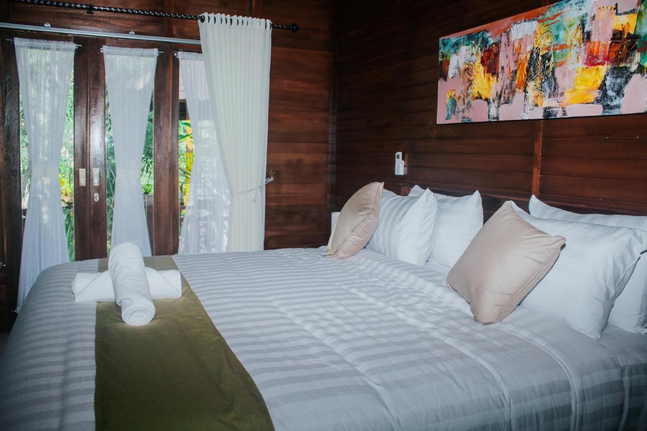 Kurnia & Guest house *