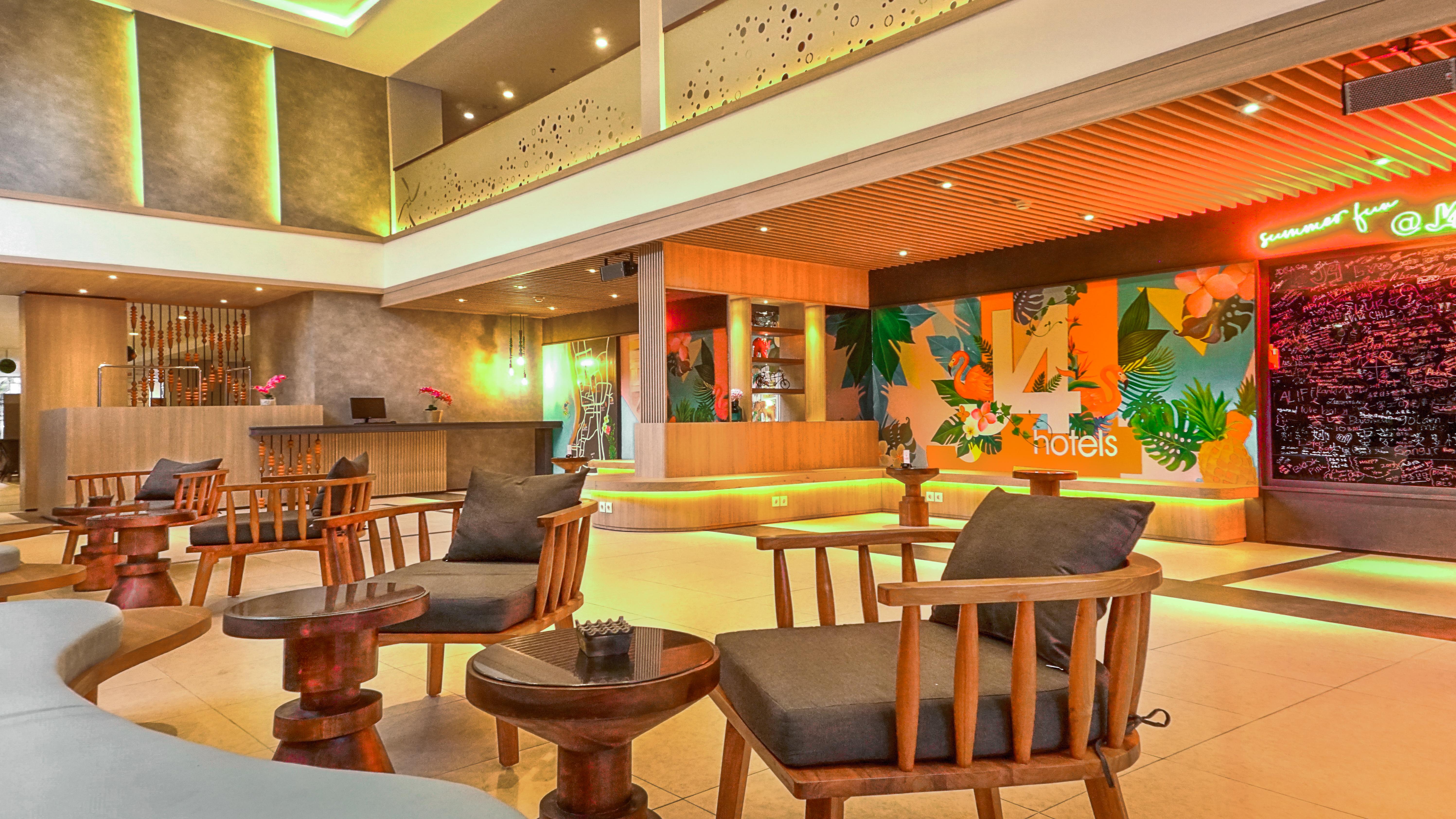 Hotel J4 4*
