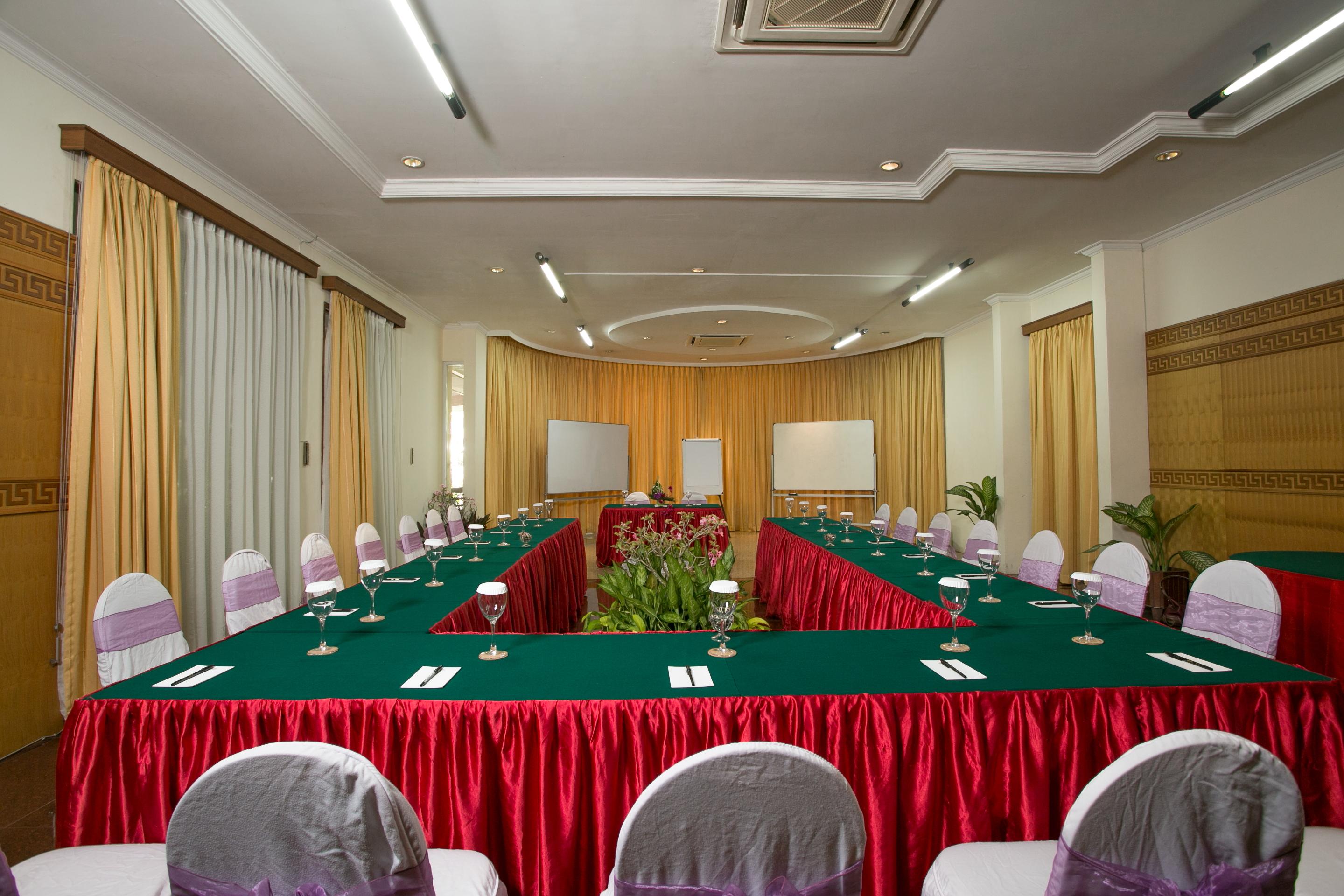 Parigata And Hotel 4*