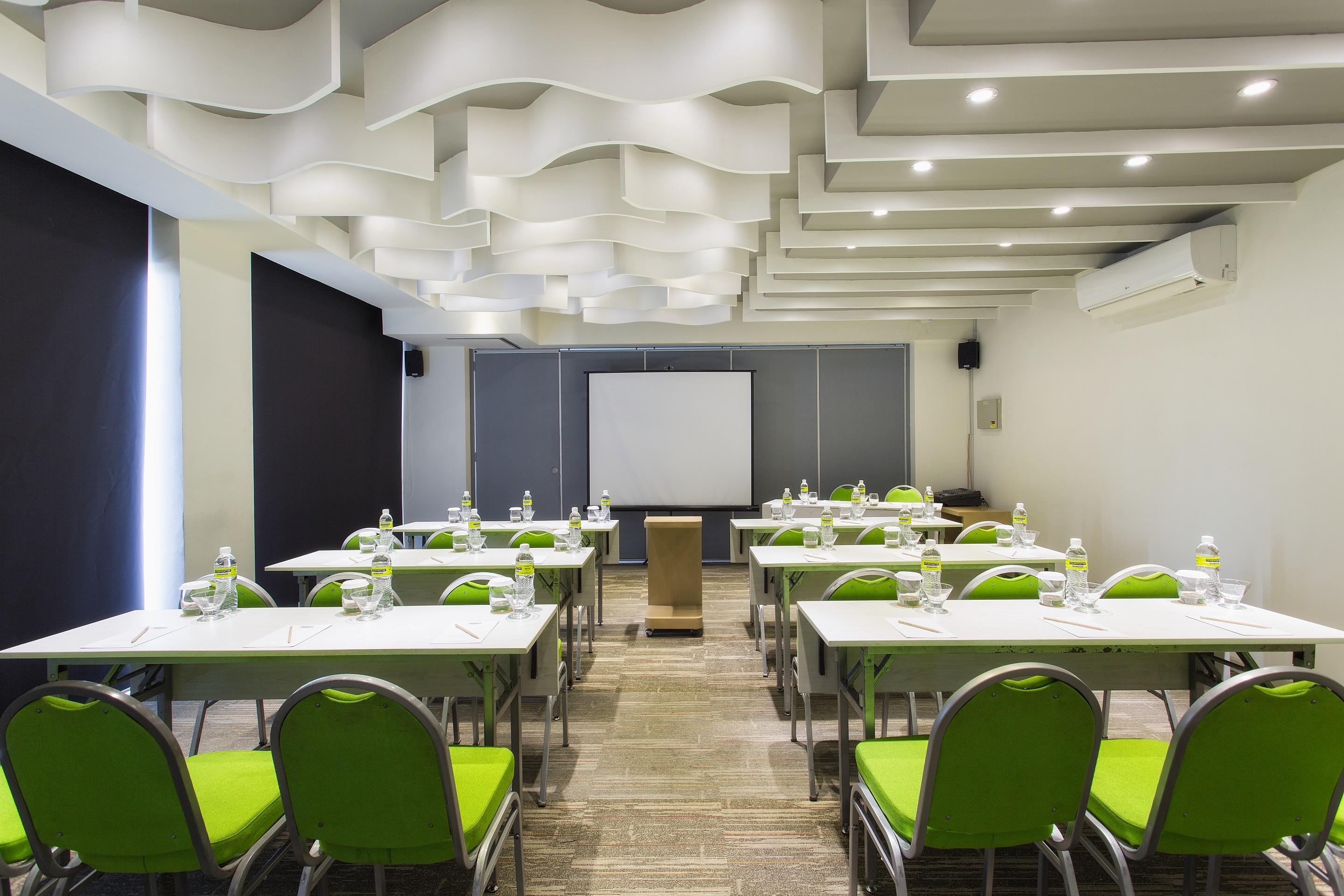 Maxonehotels At Bukit Hotel Jimbaran (Bali)
