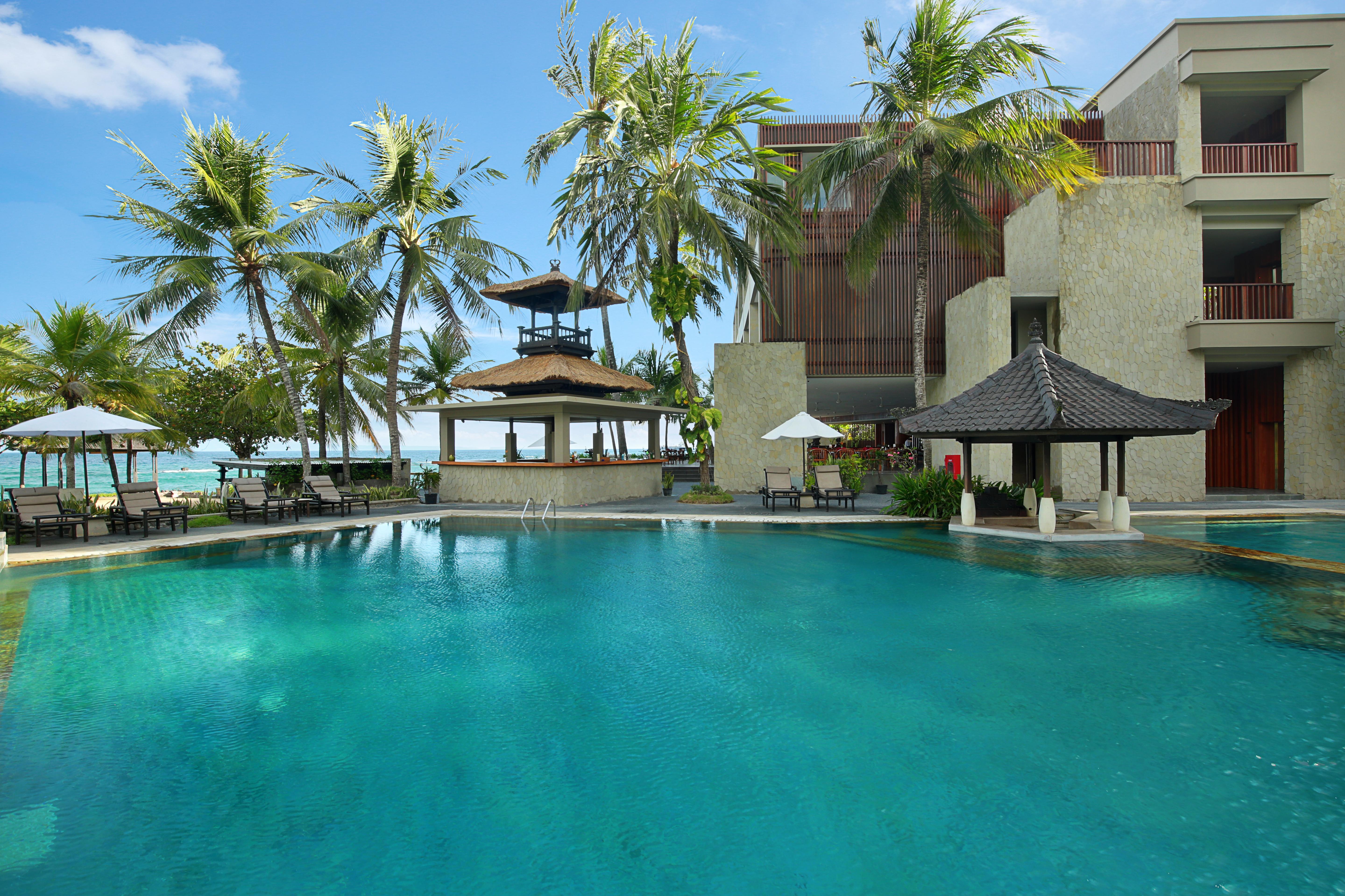 Resor Candi & 4*