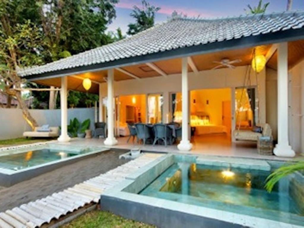 Lilin Lovina (Bali)