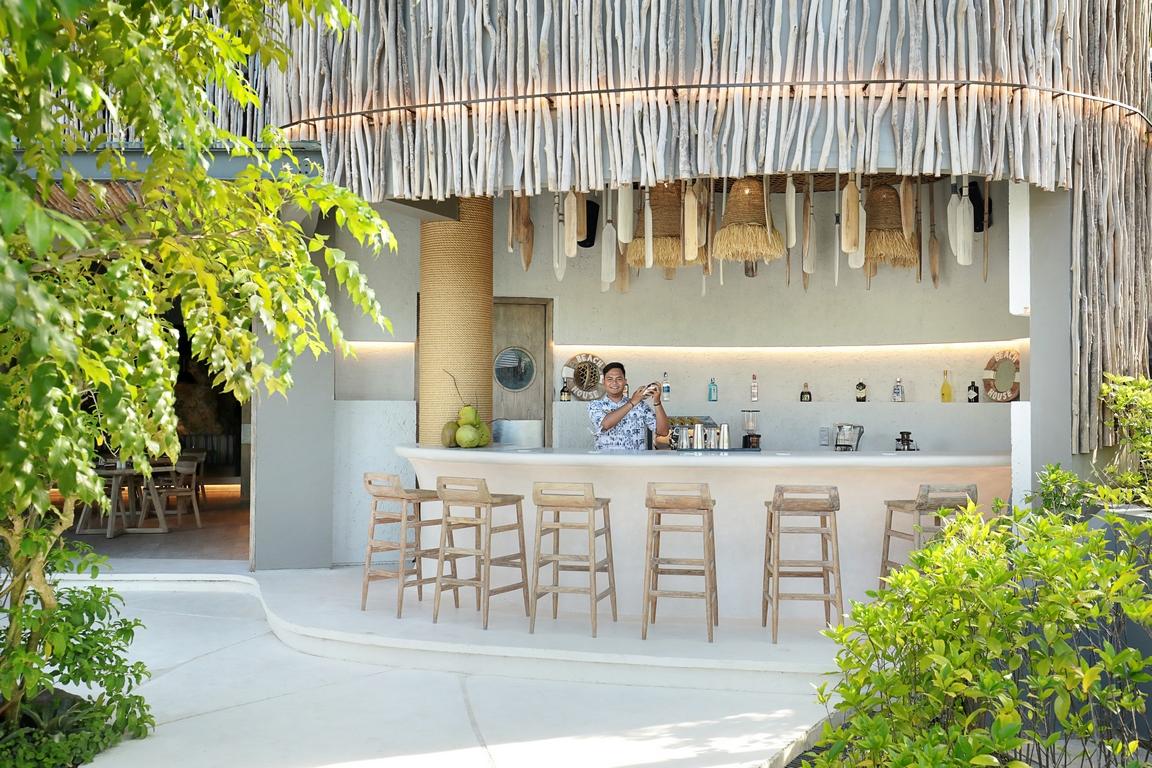Hotel Cross Bali Breakers