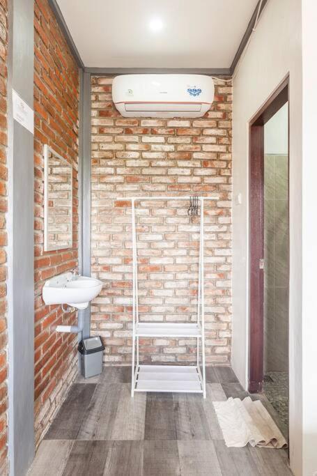 The Backyard House Guest house *