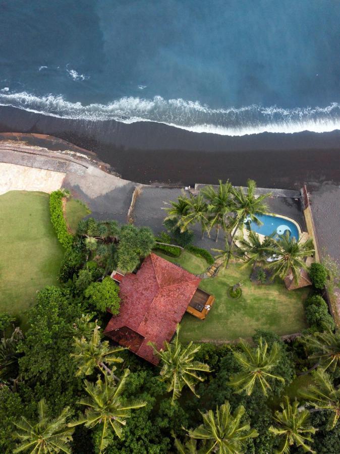 Secret Moon House