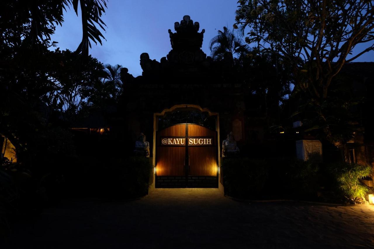 Wisma tamu Kayu Sugih Palace