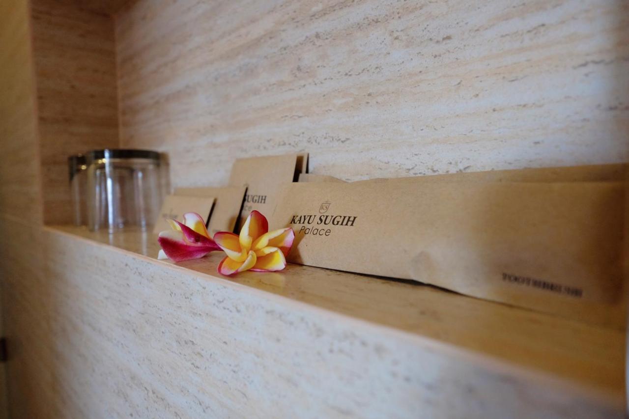 Kayu Sugih Palace Wisma tamu *