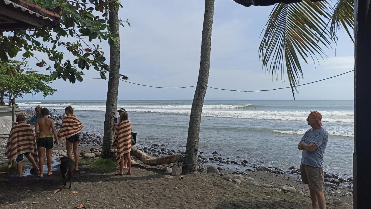 Homestay Ayolah Surf House &surf Camp *