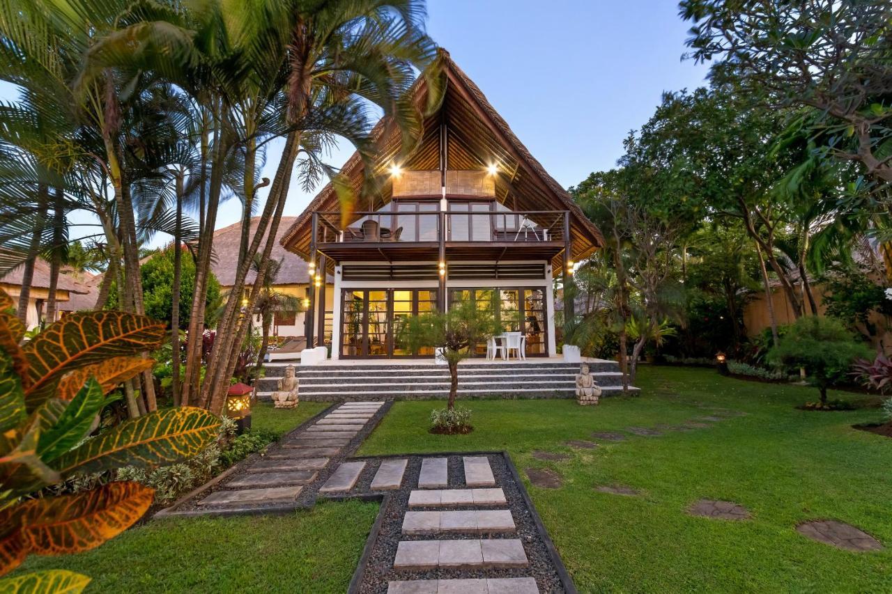 Tri Murti Lovina (Bali)