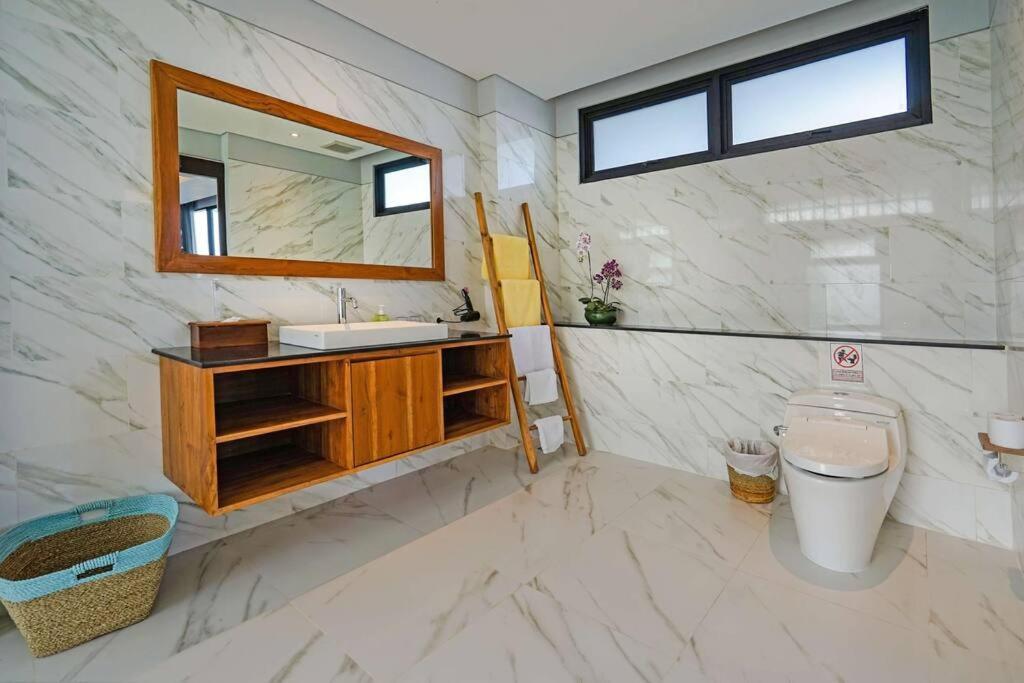 Grand Uluwatu Villa