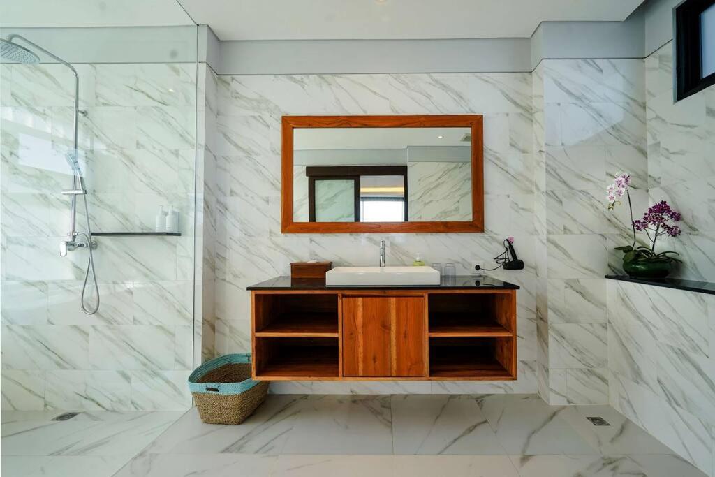 Grand Uluwatu Villa